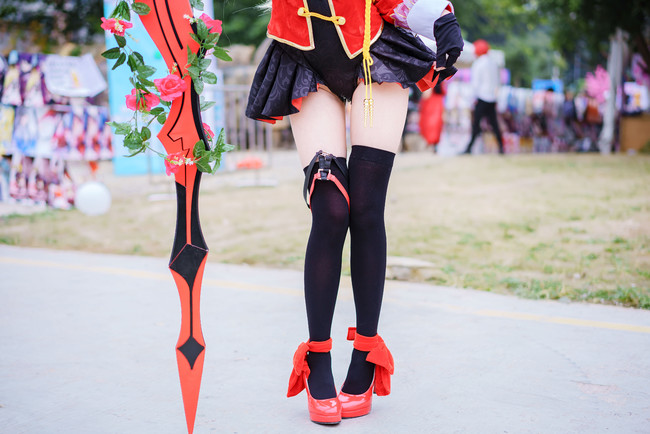 半岛online(中国)_盘点完5个游戏女神,你就会发现……(图2) 半岛online(中国)